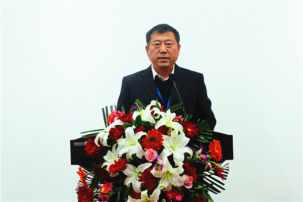 校長李京輝介紹答辯流程.jpg