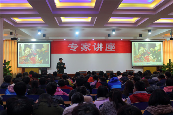 鄭州市電子信息工程學校舉辦專家攝影講座.JPG