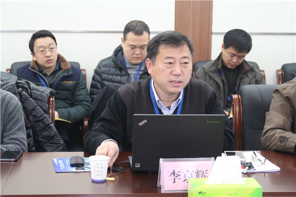 校長(zhǎng)李京輝匯報(bào)專業(yè)建設(shè)情況.JPG