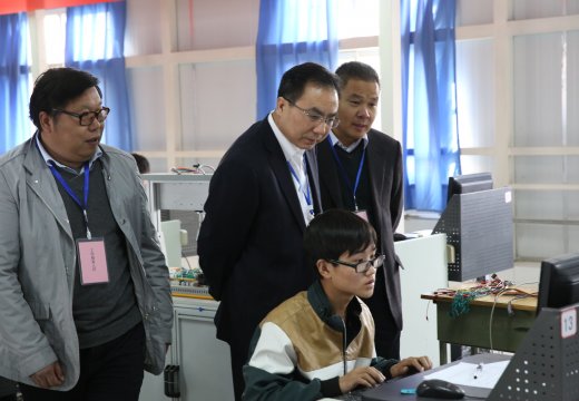 省教育廳副廳長(zhǎng)尹洪斌親臨賽場(chǎng)觀摩賽況