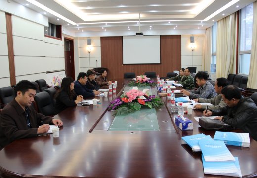 檢查組聽取支德銀校長的校園安全工作匯報