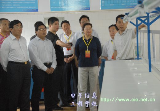 調(diào)研整合實驗室生產(chǎn)實訓(xùn)設(shè)備