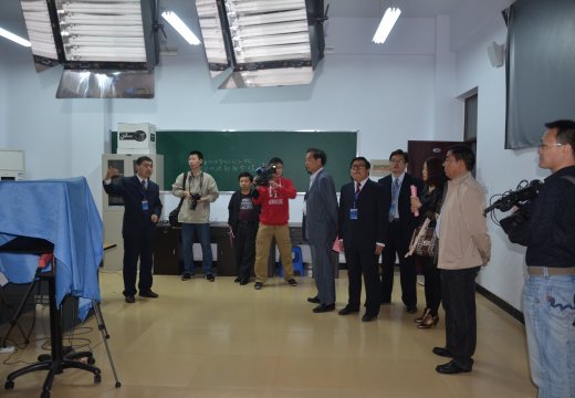 參觀虛擬演播室