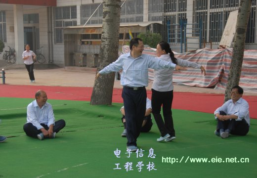 老教師載歌載舞