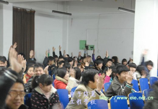 團(tuán)員代表一致通過大會決議