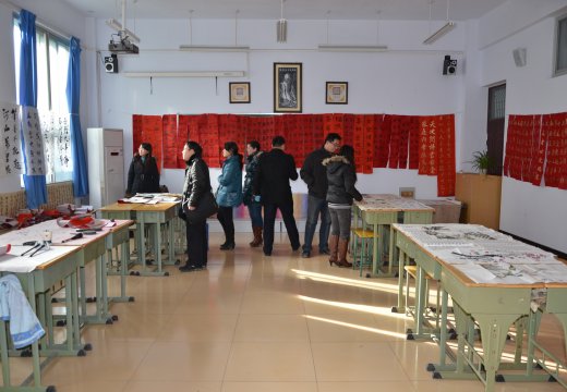濃郁的文化氛圍引得大家駐足觀賞