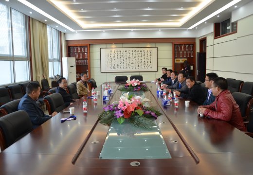 尹洪斌副廳長(zhǎng)與各校領(lǐng)導(dǎo)及企業(yè)代表座談交流