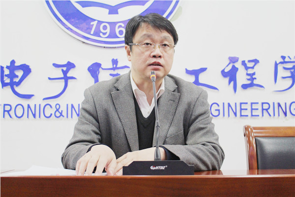 3張凱書記談文明校園全面無煙_副本.jpg