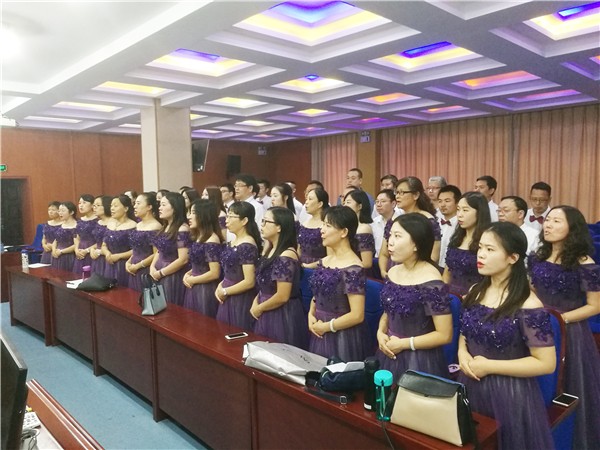 3老師們在排演合唱.jpg