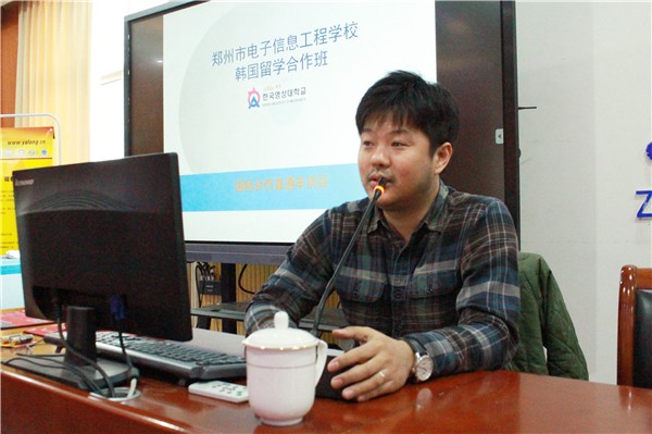 5王維回答師生提問.jpg