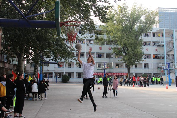16 籃球.JPG