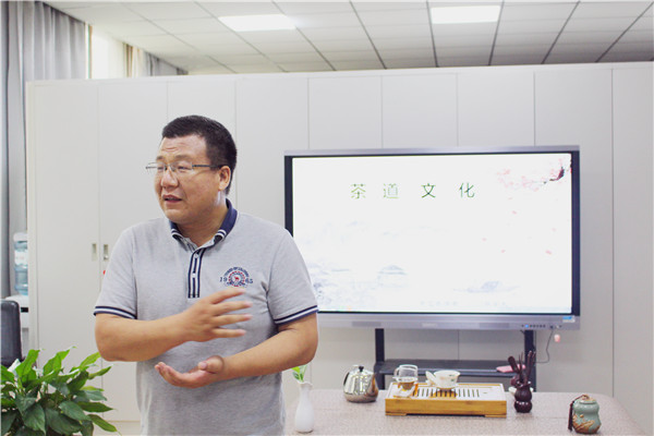 席明閏主任品茶后的點(diǎn)評(píng).JPG