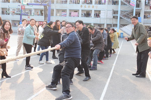 3藝術(shù)設(shè)計系齊心協(xié)力.JPG