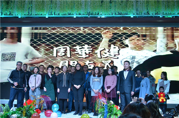 32 壓軸合唱《朋友》.JPG