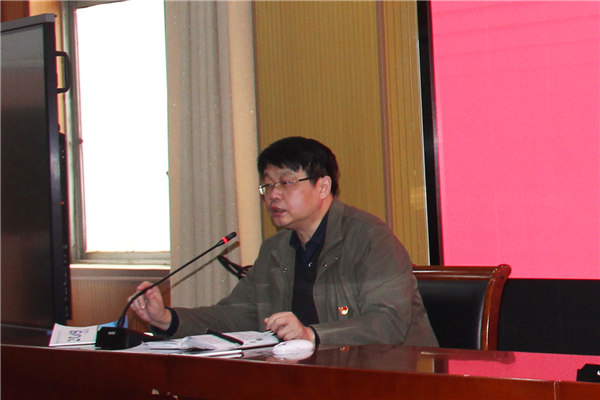 0張凱書記主持會(huì)議.jpg