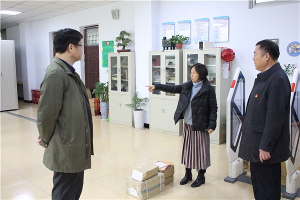 2查看圖書館.jpg