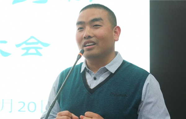 9政教處赫老師做總結(jié).jpg