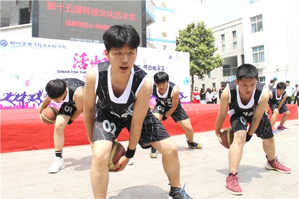 5-10 籃球社-籃球操 也是方圖.JPG