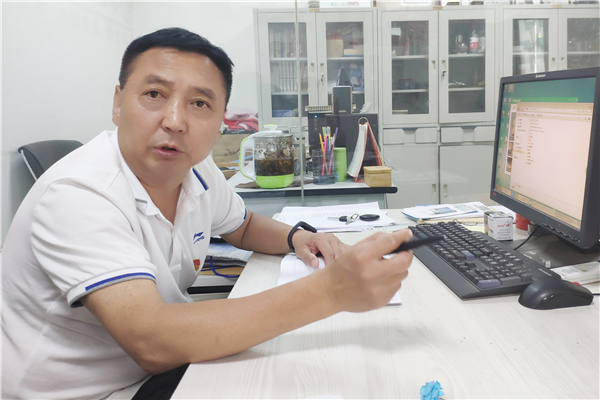 焦火錫副校長(zhǎng)傳達(dá)高考期間加強(qiáng)校園安全的會(huì)議精神.jpg