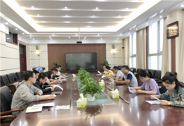 1鄭州市電子信息工程學(xué)校召開(kāi)青年教師培訓(xùn)會(huì).jpg