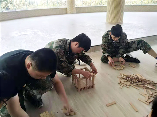 體驗(yàn)?zāi)Ｐ痛罱?jpg