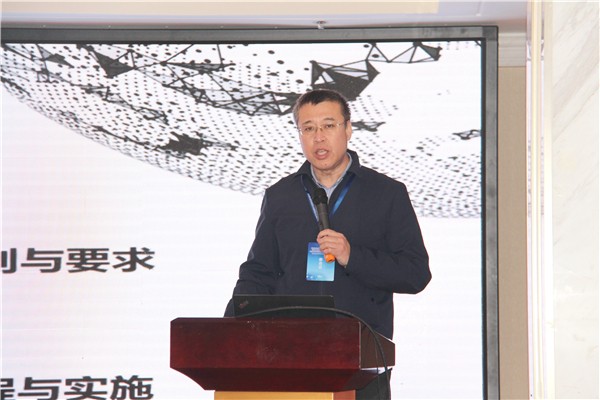 6王健副主任談信息技術(shù)專業(yè)教學(xué)人才培養(yǎng)方案開發(fā).JPG