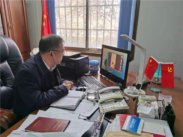 1李京輝校長主持召開中層以上干部網(wǎng)絡視頻會議.jpg