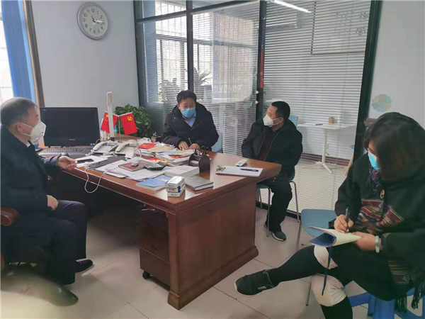 3防控初期領導班子（自左向右：李京輝、高勤華、焦火錫、于蓉）召開防控專題會議.jpg