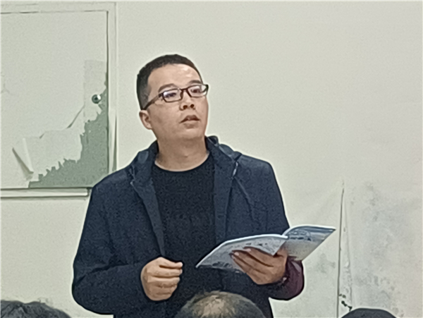 3張靖輝介紹教學(xué)相關(guān)工作.jpg