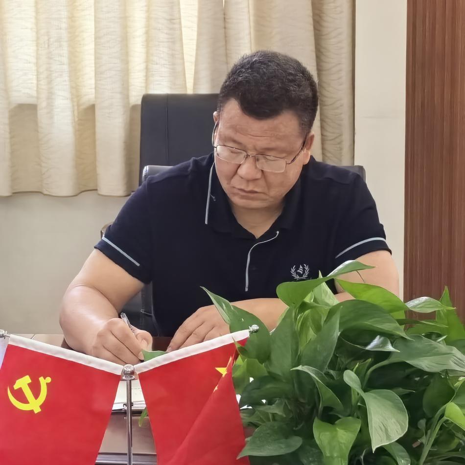 教務(wù)主任席明閏講話.jpg